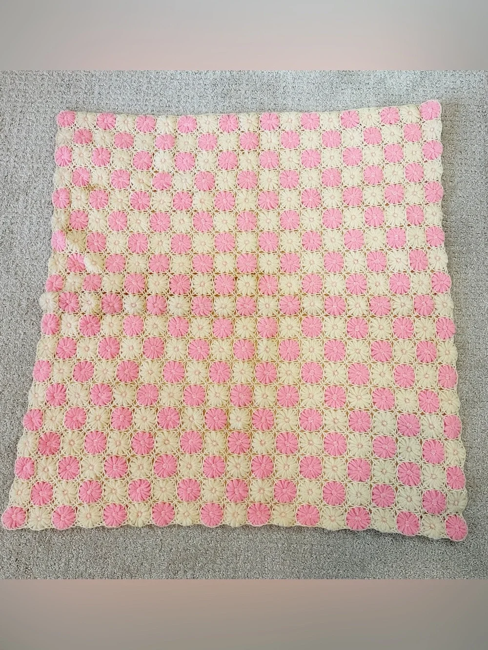 Vintage Crochet Daisy Puff Flower Afghan Pink White Baby Crib Bassinette Soft